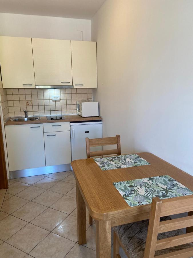 Apartments Mrsic Biograd Na Moru Exteriör bild