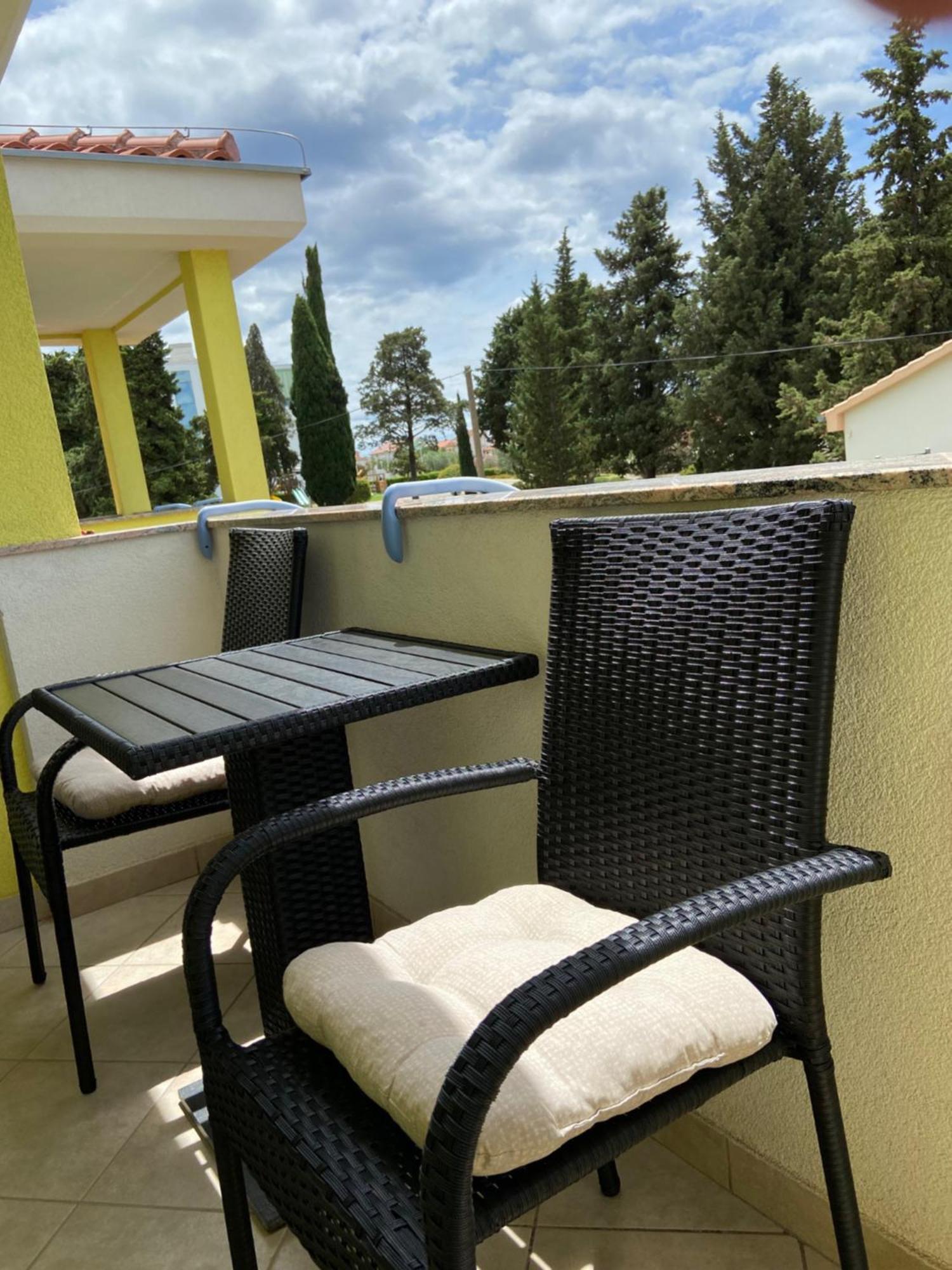 Apartments Mrsic Biograd Na Moru Exteriör bild