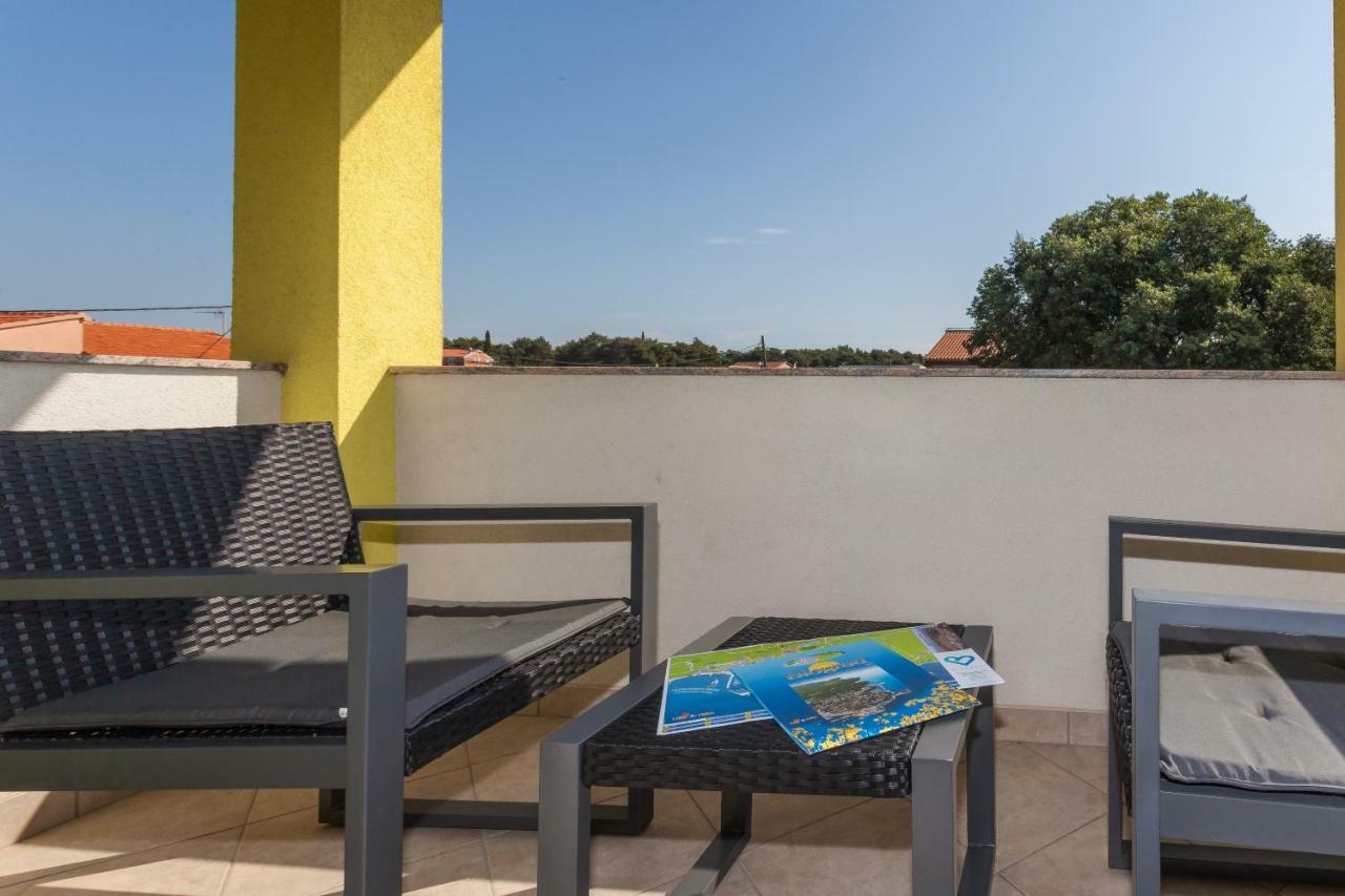 Apartments Mrsic Biograd Na Moru Exteriör bild